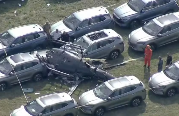 Seis pessoas morrem em queda de helicópteros que colidiram no ar e caíram no Recreio dos Bandeirantes