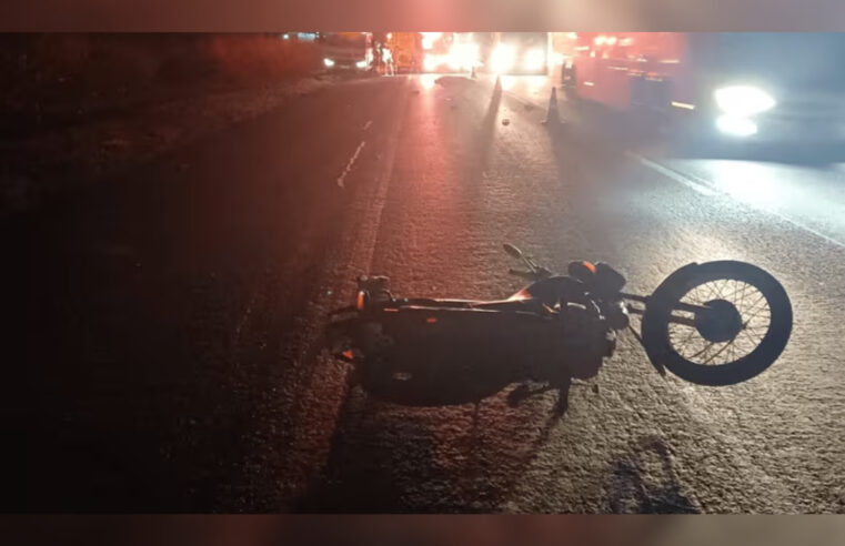 Motociclista morre após ser atingido por carreta na Via Dutra em Lorena