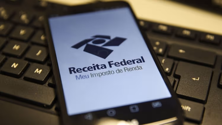 Receita abre consulta ao 3º lote da restituição do Imposto de Renda 2026