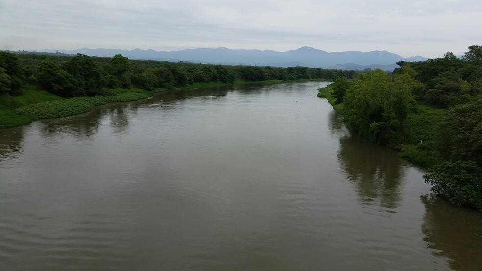 Corpo em estado de decomposição é encontrado no Rio Paraíba em Guaratinguetá, SP