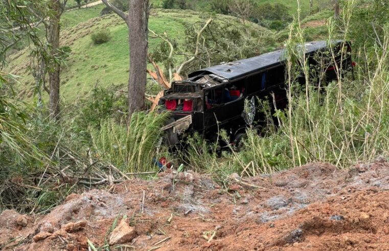 Acidente com ônibus de romeiros deixou mais de 40 feridos no interior de SP
