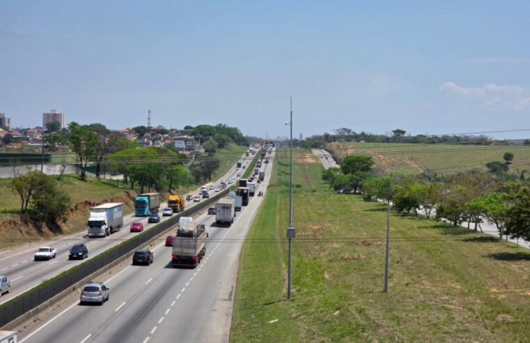 Dutra tem 45 km de trânsito intenso no Vale na volta do feriado
