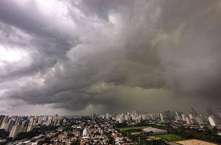 Inmet alerta para temporais no Vale do Paraíba e no Litoral Norte até sexta-feira (16)